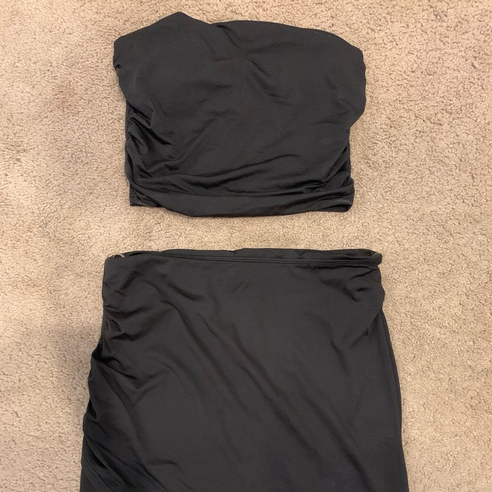 Two piece set - Picture 2 of 3